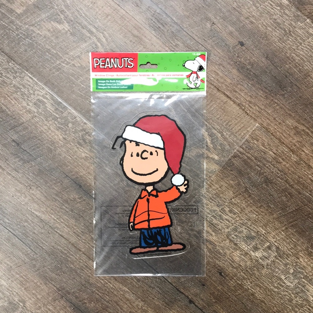 Christmas Holiday Decoration Peanuts Linus with Santa Hat Gel Cling